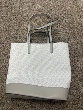 Michael Kors Cream and Gray Signature Tote